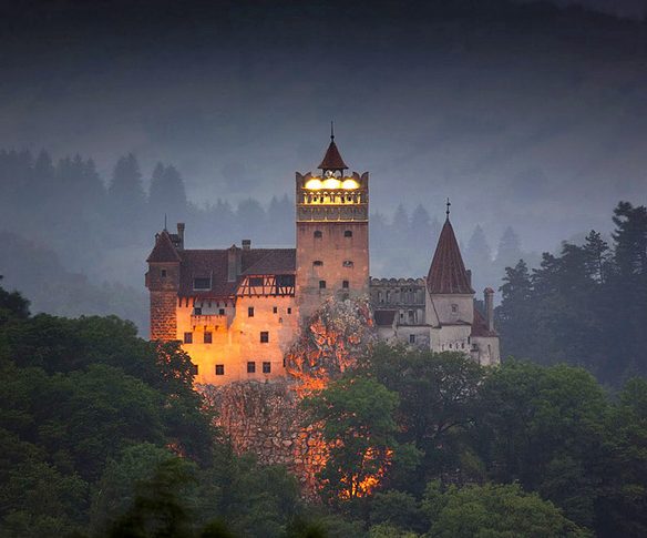1b80cb7cf2ba3cb276af94def71ba5cd_bran_castle_01w